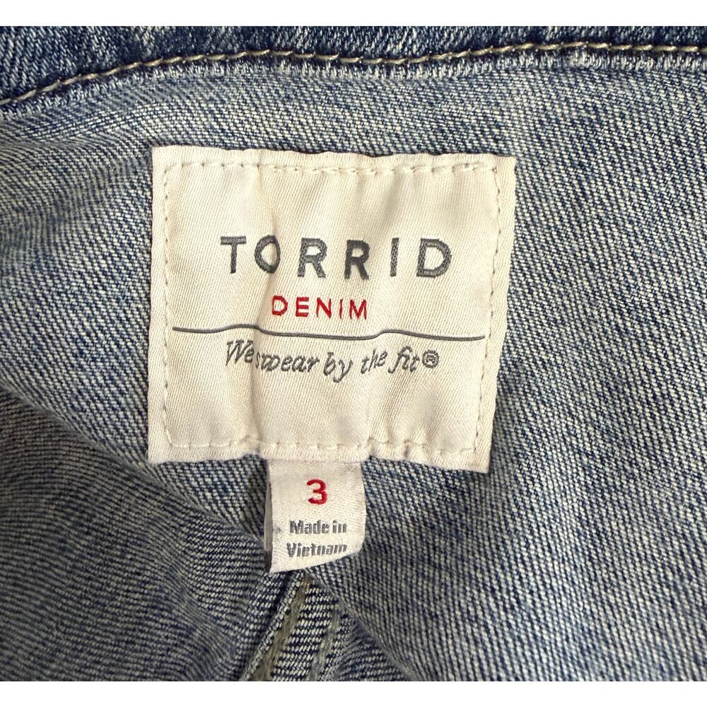 Torrid Women Plus Size Denim Jean Jacket 3 3X Stretch Medium Wash Trucker EUC - Picture 7 of 10